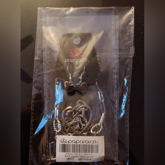 Paparazzi Necklace & Earrings Set NWT - Picture 1 of 3